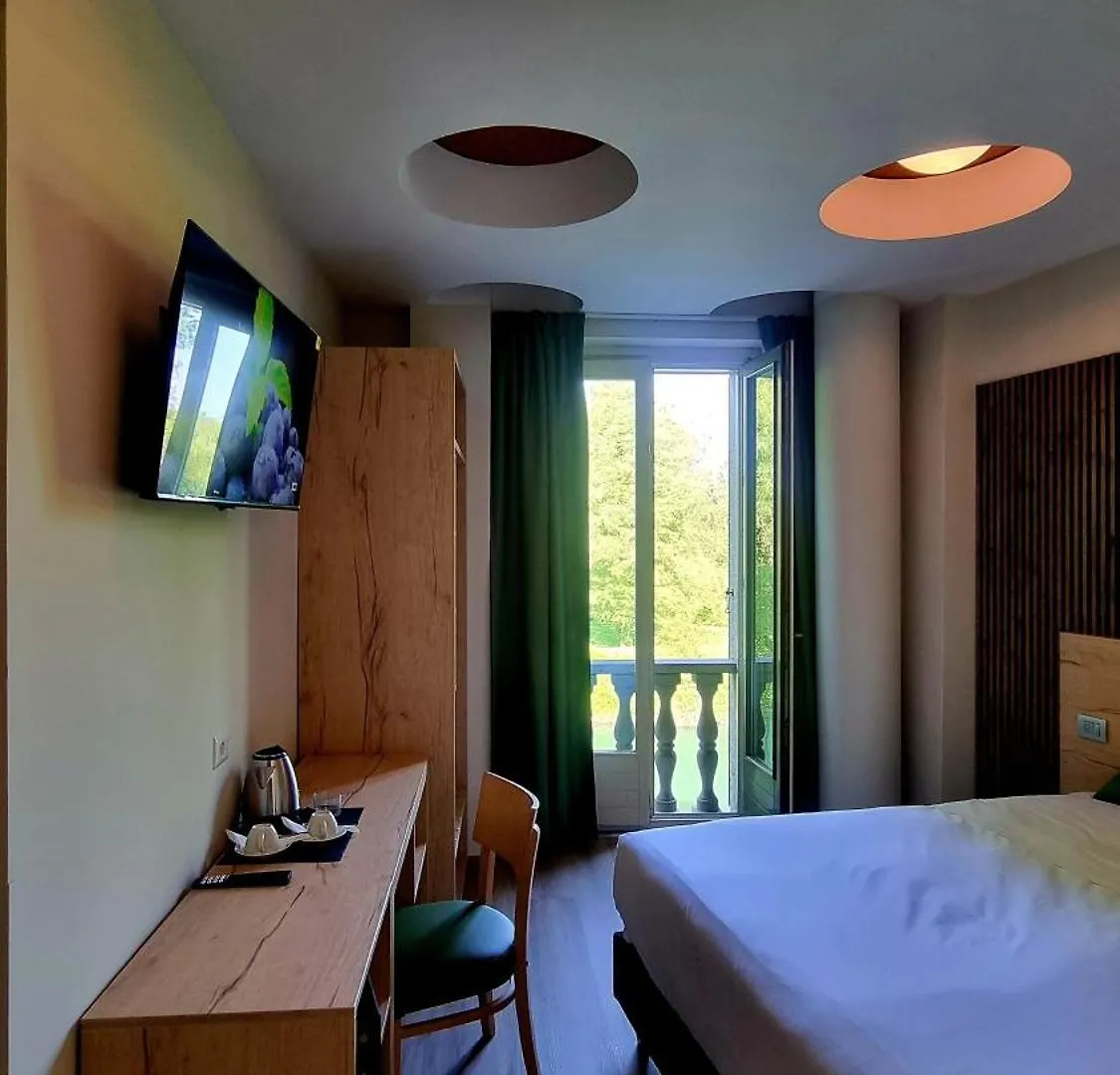 Botanique Hotel Vergani Fara Gera d'Adda 3*,